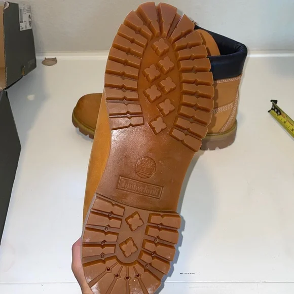 New Timberland Men's Wheat Nubuck Boots Size 10.5 - Picture 5 of 8